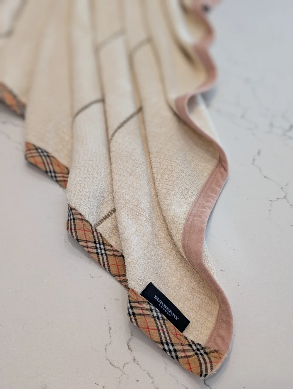 Burberry Nova Check Blanket - EUC - Cream 77x54 Inches - Picture 13 of 16